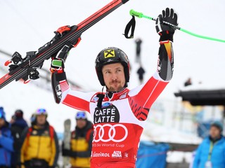 Hirscher deklasoval konkurenciu a ovládol obrovský slalom, Žampovcom sa nedarilo