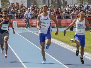 Talentovaný Slovák Oliver Murcko (uprostred).