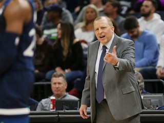 Tom Thibodeau na lavičke Minnesoty skončil.