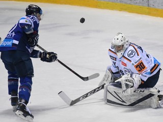 Momentka zo zápasu Poprad - Košice.