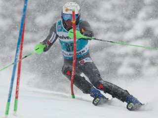 Adam Žampa počas slalomu.
