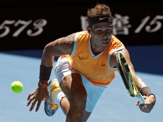 Hlavným favoritom sa na úvod Australian Open darilo, Murray prehral maratón