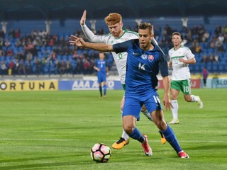 Dávid Hancko (vpredu) v drese tímu SR do 21 rokov.