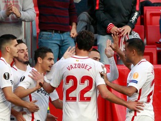 Sevilla vyhrala nad Laziom v divokom domácom zápase. Je prvým osemfinalistom Európskej ligy