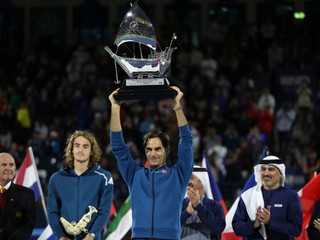 Roger Federer s titulom z ATP Dubaj 2019.