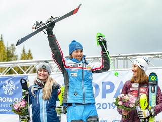 Petra Vlhová sa raduje z víťazstva v slalome na Európskom pohári v Jasnej 2019.