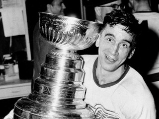 Pomenovali po ňom cenu pre najužitočnejšieho hráča NHL, zomrel Ted Lindsay