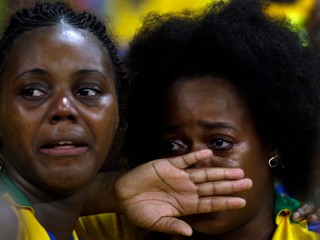 Na snímke fanúšičky futbalistov Gabonu.