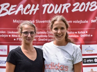 Zľava Andrea Štrbová a Natália Dubovcová.