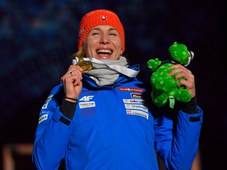 Anastasia Kuzminová získala zlato v šprinte na MS v biatlone 2019.