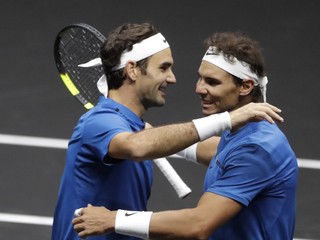Roger Federer a Rafael Nadal. Tenisoví rivali ale aj dobrí priatelia. 