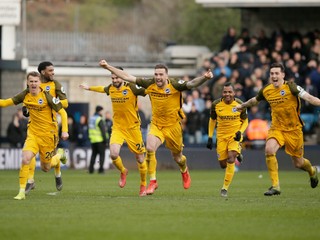 Futbalisti Brightonu sa radujú z postupu do semifinále FA Cupu.