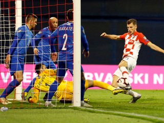 Momentka zo zápasu Chorvátsko - Azerbajdžan v kvalifikácii o postup na ME vo futbale 2020.