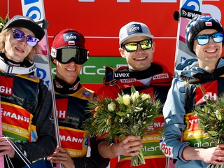 Sprava Kamil Stoch, Jakub Wolny, Dawid Kubacki a Piotr Zyla.