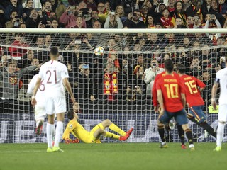 Sergio Ramos rozhoduje o výhre Španielska.
