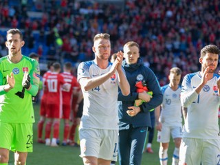 Milan Škriniar (druhý zľava) sa premiérovo stal víťazom ankety o futbalistu roka. Martin Dúbravka (vľavo) skončil druhý.