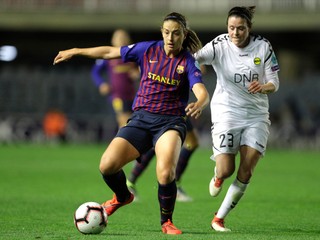 Alexia Putellas (vľavo) z FC Barcelona - ilustračná fotografia.