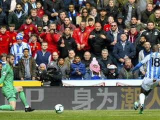 Momentka zo zápasu Huddersfield - Manchester United z minulej sezóny Premier League.