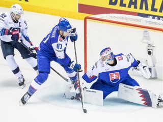 Patrik Rybár a Erik Černák v zápase Slovensko - USA na MS v hokeji 2019.