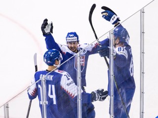 Erik Černák strelil prvý gól Slovenska proti Fínsku na MS v hokeji 2019.