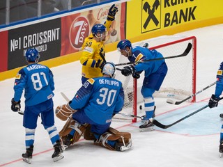 Anton Lander sa teší v zápase Taliansko - Švédsko na MS v hokeji 2019.