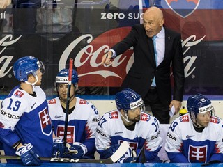 Craig Ramsay (vpravo hore) na striedačke počas zápasu Slovensko - Kanada na MS v hokeji 2019.