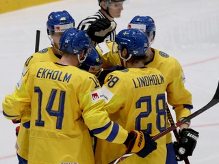 Radosť švédskych reprezentantov v zápase Švédsko - Rakúsko v zápase MS v hokeji 2019 Švédsko - Rakúsko.