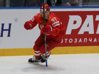 Nikita Gusev oslavuje gól v zápase Rusko - USA na MS v hokeji 2019.
