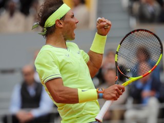 Nadal nedal Federerovi šancu na Roland Garros, vyhral v troch setoch