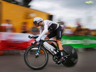 Chris Froome počas časovky na Tour de France 2018. 