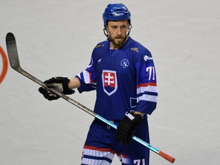 Nedávno si zahral aj na hokejbalových majstrovstvách sveta, kde slávil so slovenskou reprezentáciou úspech v podobe zisku titulu majstra sveta. V hokejovom ponímaní ostáva Patrik Svitana aj naďalej hráčom Popradu. 
