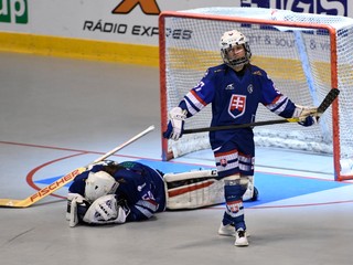 Slovenské hokejbalistky.