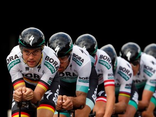 Cyklisti z Bora-Hansgrohe pred druhou etapou 106. ročníka Tour de France 7. júla 2019 v Bruseli.