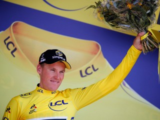 Holanďan Mike Teunissen z tímu Jumbo Visma v žltom drese lídra priebežného poradia po druhej etape 106. ročníka Tour de France z Bruselu do Bruselu (tímová časovka na 27 km) 7. júla 2019.
