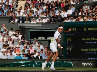 Federer porazil Nadala v semifinále Wimbledonu a vyzve Djokoviča