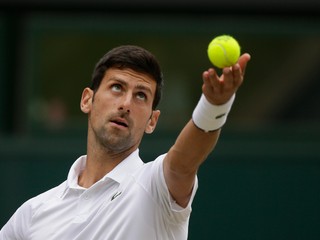 Novak Djokovič počas finále Wimbledonu 2019.