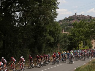 Pelotón počas 11. etapy Tour de France 2019.
