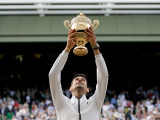 Novak Djokovič po triumfe na Wimbledone 2019.