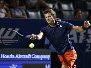 Hubert Hurkacz počas semifinálového zápasu na turnaji ATP vo Winston-Saleme.