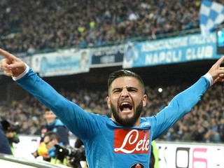 Lorenzo Insigne strelil jediný gól Neapola v zápase proti AC Miláno.