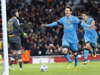 Messi a Čech.