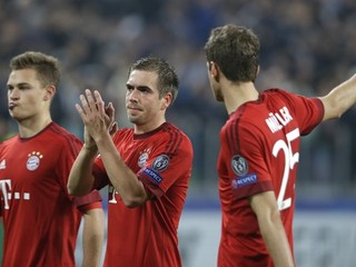 Lahm (v strede) je symbolom klubovej oddanosti a synonymom neuveriteľnej spoľahlivosti na ihrisku.