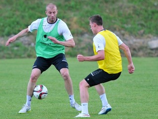 Jánošík (vľavo) bude prvý raz v kariére hrávať v Poľsku.