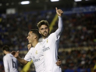 Borja Mayoral sa teší zo svojho gólu do siete Levante.