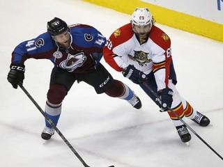 NHL: Jágr sa v produktivite vyrovnal Howovi, Pánik nehral