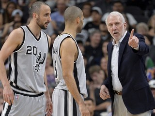 Manu Ginobili (vľavo) sa vrátil do zostavy San Antonia.