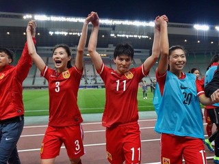 Postup na olympijský turnaj spečatený na pôde veľkého rivala z Japonska. Futbalistky Číny si užívajú zaslúžený postup.