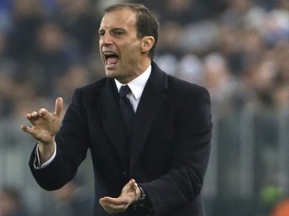 Massimilliano Allegri bude aj naďalej trénovať futbalistov Juventusu Turín.