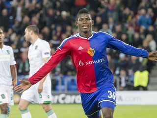 Breel Embolo je žiadaným hráčom na prestupovom trhu.