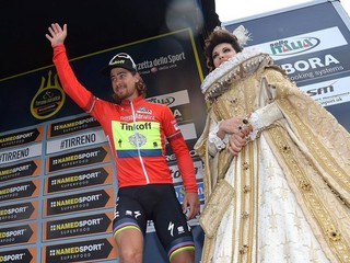 Peter Sagan má veľmi dobrú formu. Na etapových pretekoch Tirreno - Adriatico skončil celkovo druhý a získal červené tričko za víťazstvo v bodovacej súťaži. Neskôr na Miláno - San Remo prišiel o šancu bojovať o triumf pre pád súpera tesne pred ním.